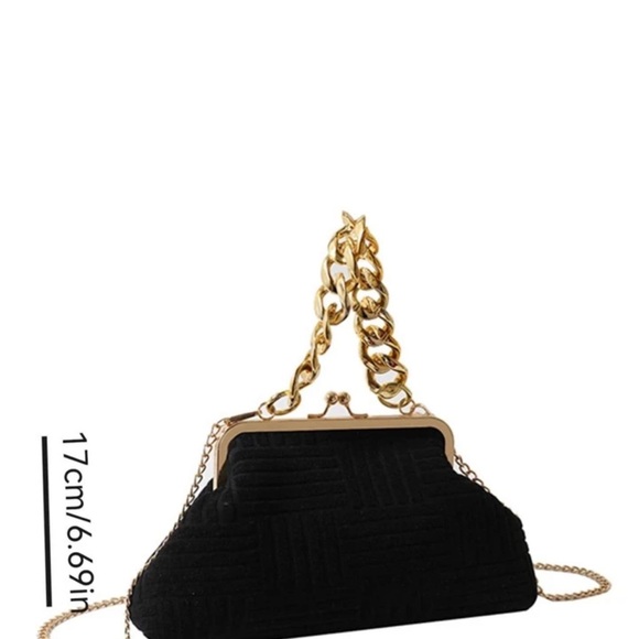 Chic Chain Kiss Lock Bag - Picture 3 of 3